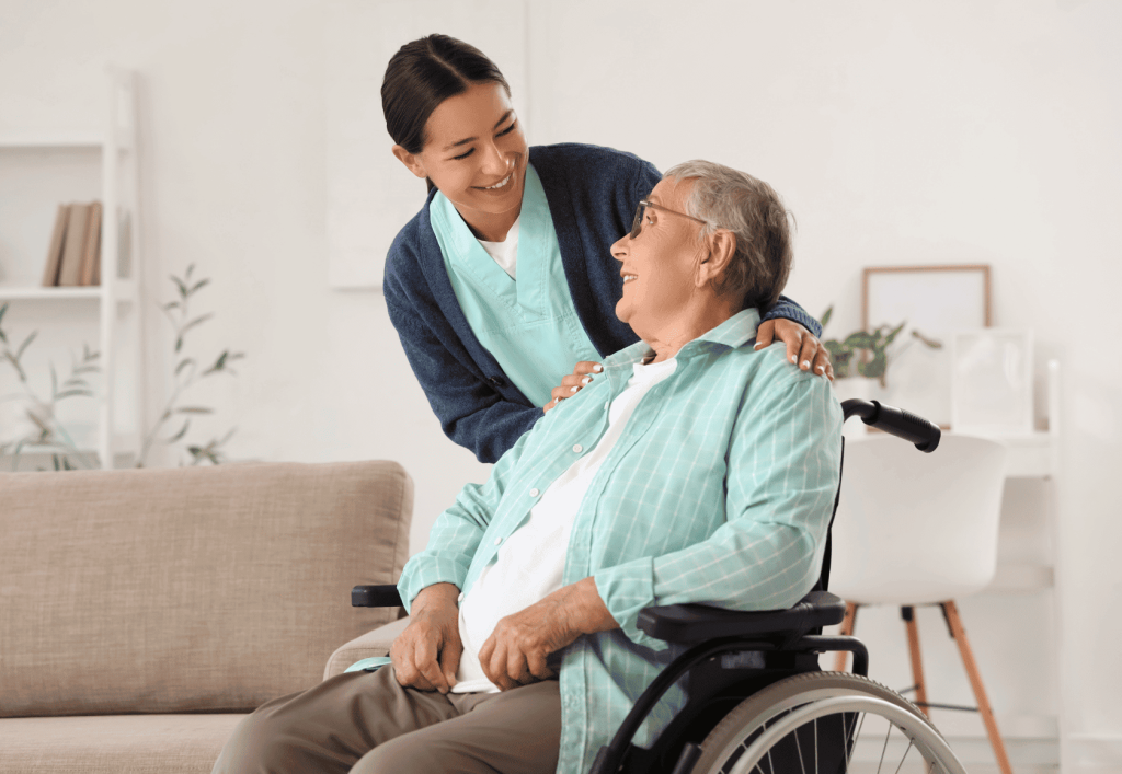 femme aidant une personne en situation de handicap